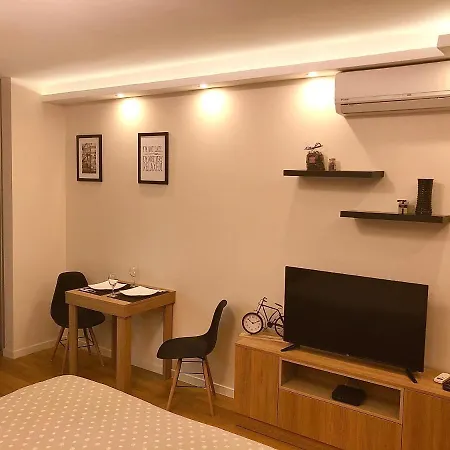 Apartment Maximus Lux Belgrado Esterno foto